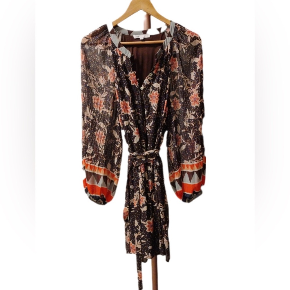 DR2 dress beautiful lightweight large worn once very roomy. Wrap Belt l.